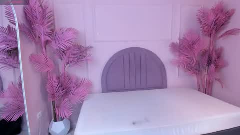 madyscarlett online show from October 2025 01:23:01 PM