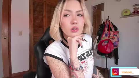 Maeve  schedule 11 am- 530 pm colombia time  online show from November 2025 02:06:02 PM