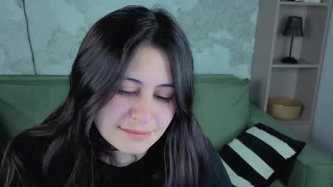 Mia online show from March 2026 02:45:01 PM