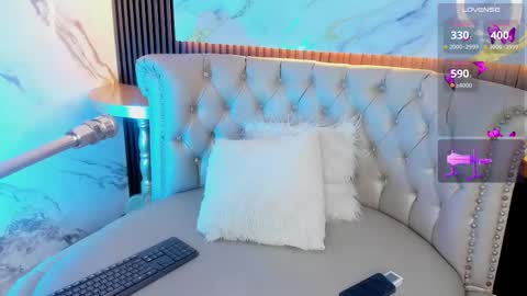 Mae online show from November 2025 01:50:02 AM