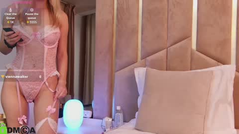 Snapshot of maevedream chatting on February 2025 07:17:01 PM M. online show from February 2025 07:17:01 PM