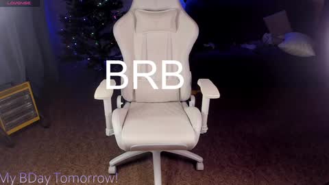 Maevee online show from December 2024 09:11:02 AM