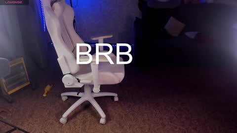 Maevee online show from February 2025 10:14:01 AM