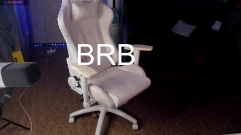 Maevee online show from February 2025 11:06:02 AM