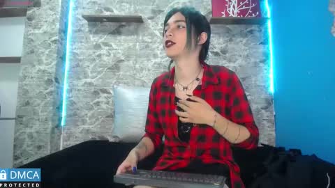 maevekuro online show from March 2025 07:18:01 PM