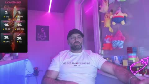 Snapshot of magabear chatting on February 2025 09:04:01 PM Magabear online show from February 2025 09:04:01 PM