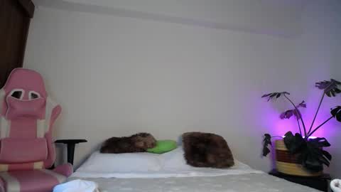 maggie online show from December 2025 04:47:02 PM