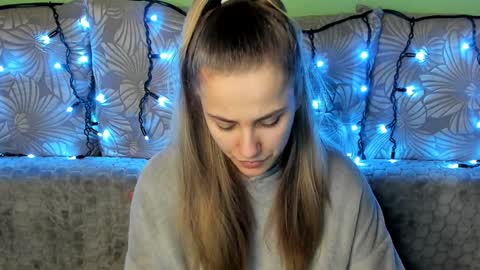 Snapshot of maggiecake chatting on December 2024 03:20:01 AM Maggie online show from December 2024 03:20:01 AM