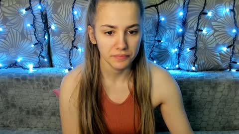Snapshot of maggiecake chatting on December 2024 04:20:01 AM Maggie online show from December 2024 04:20:01 AM