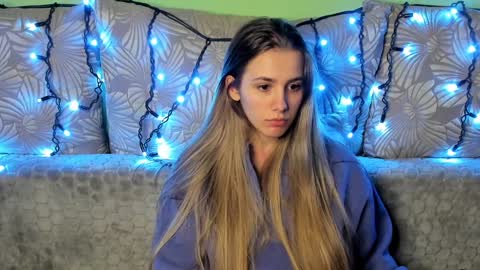 Snapshot of maggiecake chatting on December 2024 03:41:01 AM Maggie online show from December 2024 03:41:01 AM