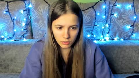 Snapshot of maggiecake chatting on December 2024 01:48:02 AM Maggie online show from December 2024 01:48:02 AM