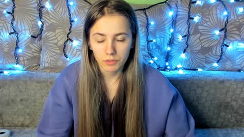 Snapshot of maggiecake chatting on December 2024 06:35:01 AM Maggie online show from December 2024 06:35:01 AM