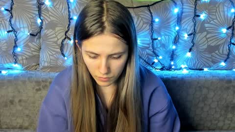 Snapshot of maggiecake chatting on December 2024 12:40:02 AM Maggie online show from December 2024 12:40:02 AM