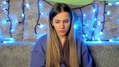 Snapshot of maggiecake chatting on December 2024 03:45:02 AM Maggie online show from December 2024 03:45:02 AM
