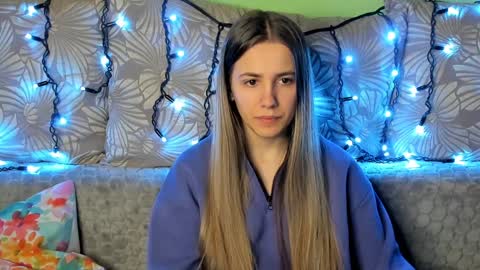 Snapshot of maggiecake chatting on December 2024 12:59:02 AM Maggie online show from December 2024 12:59:02 AM