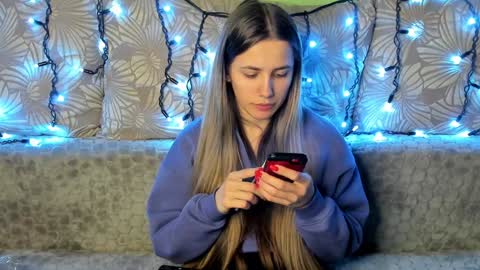 Snapshot of maggiecake chatting on December 2024 04:02:02 AM Maggie online show from December 2024 04:02:02 AM