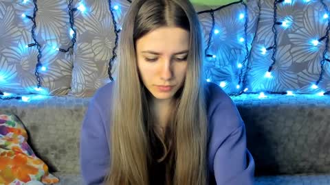 Snapshot of maggiecake chatting on December 2024 04:12:02 AM Maggie online show from December 2024 04:12:02 AM