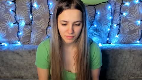 Snapshot of maggiecake chatting on December 2024 04:09:02 AM Maggie online show from December 2024 04:09:02 AM