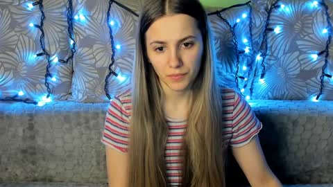Snapshot of maggiecake chatting on December 2024 01:10:01 AM Maggie online show from December 2024 01:10:01 AM