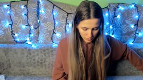 Snapshot of maggiecake chatting on December 2024 03:59:02 AM Maggie online show from December 2024 03:59:02 AM