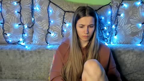 Snapshot of maggiecake chatting on December 2024 04:04:02 AM Maggie online show from December 2024 04:04:02 AM
