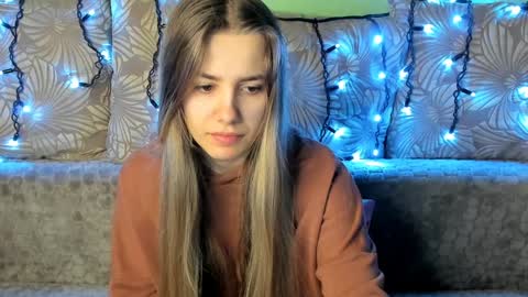 Snapshot of maggiecake chatting on December 2024 01:36:02 AM Maggie online show from December 2024 01:36:02 AM
