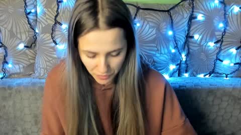 Snapshot of maggiecake chatting on January 2025 04:01:02 AM Maggie online show from January 2025 04:01:02 AM