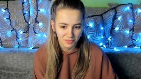 Snapshot of maggiecake chatting on January 2025 06:02:02 AM Maggie online show from January 2025 06:02:02 AM