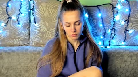 Snapshot of maggiecake chatting on January 2025 01:48:01 AM Maggie online show from January 2025 01:48:01 AM