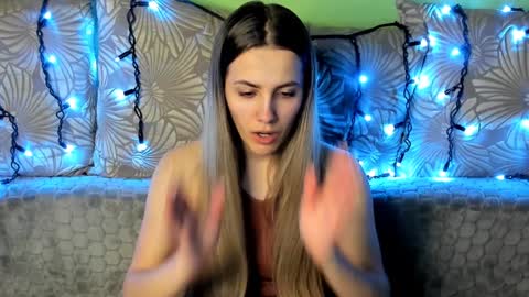 Snapshot of maggiecake chatting on January 2025 01:30:01 AM Maggie online show from January 2025 01:30:01 AM