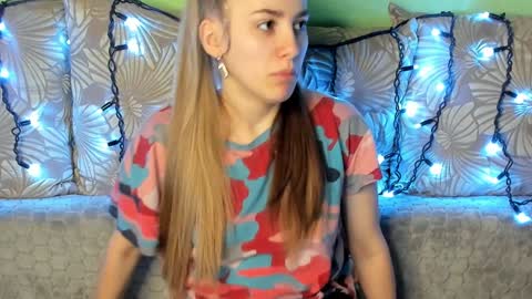 Snapshot of maggiecake chatting on February 2025 03:41:01 AM Maggie online show from February 2025 03:41:01 AM