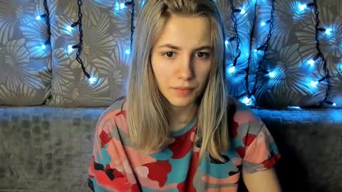 Snapshot of maggiecake chatting on March 2025 04:24:02 AM Maggie online show from March 2025 04:24:02 AM