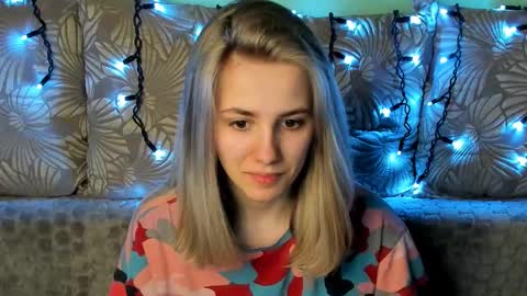 Snapshot of maggiecake chatting on March 2025 01:06:01 AM Maggie online show from March 2025 01:06:01 AM