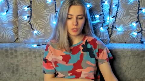 Snapshot of maggiecake chatting on March 2025 04:12:02 AM Maggie online show from March 2025 04:12:02 AM