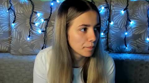Snapshot of maggiecake chatting on October 2025 12:33:02 AM Maggie online show from October 2025 12:33:02 AM