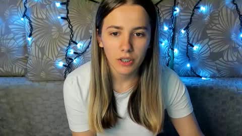 Snapshot of maggiecake chatting on October 2025 01:28:01 AM Maggie online show from October 2025 01:28:01 AM