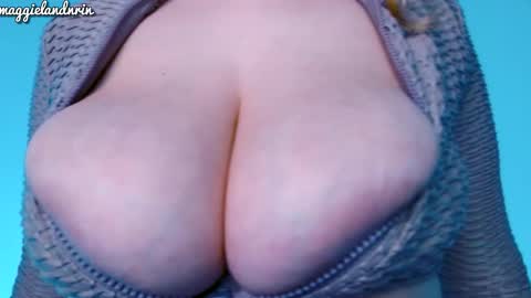 Maggie   online show from October 2025 03:51:02 AM