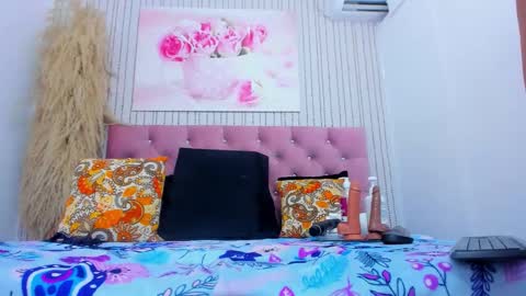 Snapshot of maggy_big_tits chatting on October 2025 12:01:02 AM maggy_big_tits online show from October 2025 12:01:02 AM