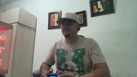 magic_milk23 online show from November 2025 11:51:01 PM