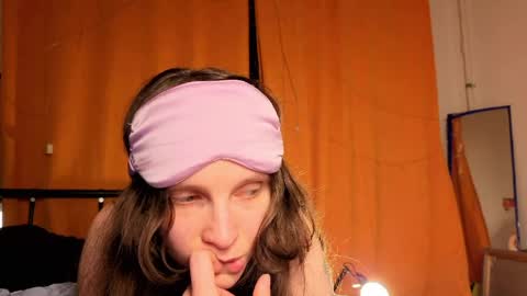 Mikky or Moon online show from April 2026 09:01:02 PM