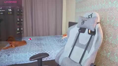 Merry online show from November 2025 02:01:02 AM