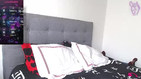 magic_stephany__ online show from December 2025 01:27:02 PM