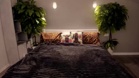 Emily online show from December 2025 06:30:02 AM