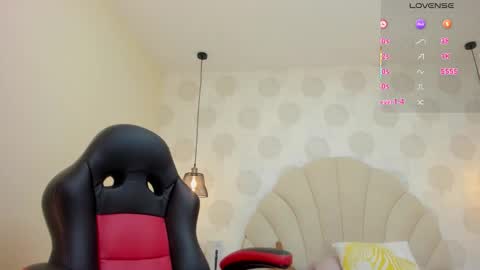 magievans1 online show from November 2025 02:35:01 AM