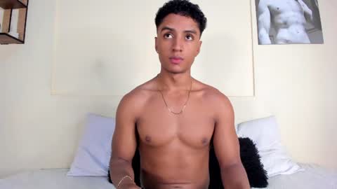 Snapshot of magnusking_ chatting on June 2026 04:04:02 AM Magnus King online show from June 2026 04:04:02 AM