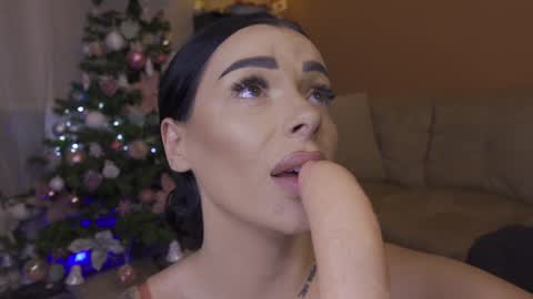 magyc_bri online show from December 2024 07:14:01 PM