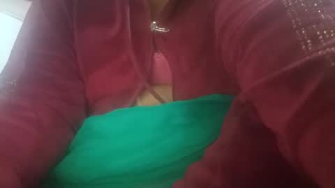 Snapshot of mahi_arora55 chatting on May 2026 05:18:01 PM Mahi online show from May 2026 05:18:01 PM