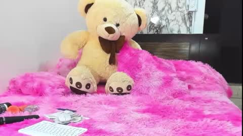 Maia Bronce online show from December 2025 11:34:02 PM