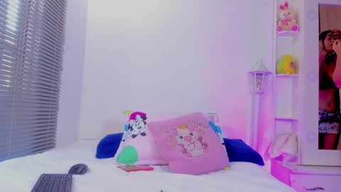 Snapshot of maia_goldenn chatting on January 2025 12:36:02 PM maia online show from January 2025 12:36:02 PM