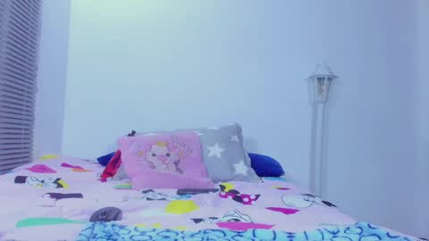 Snapshot of maia_goldenn chatting on February 2025 12:28:01 PM maia online show from February 2025 12:28:01 PM